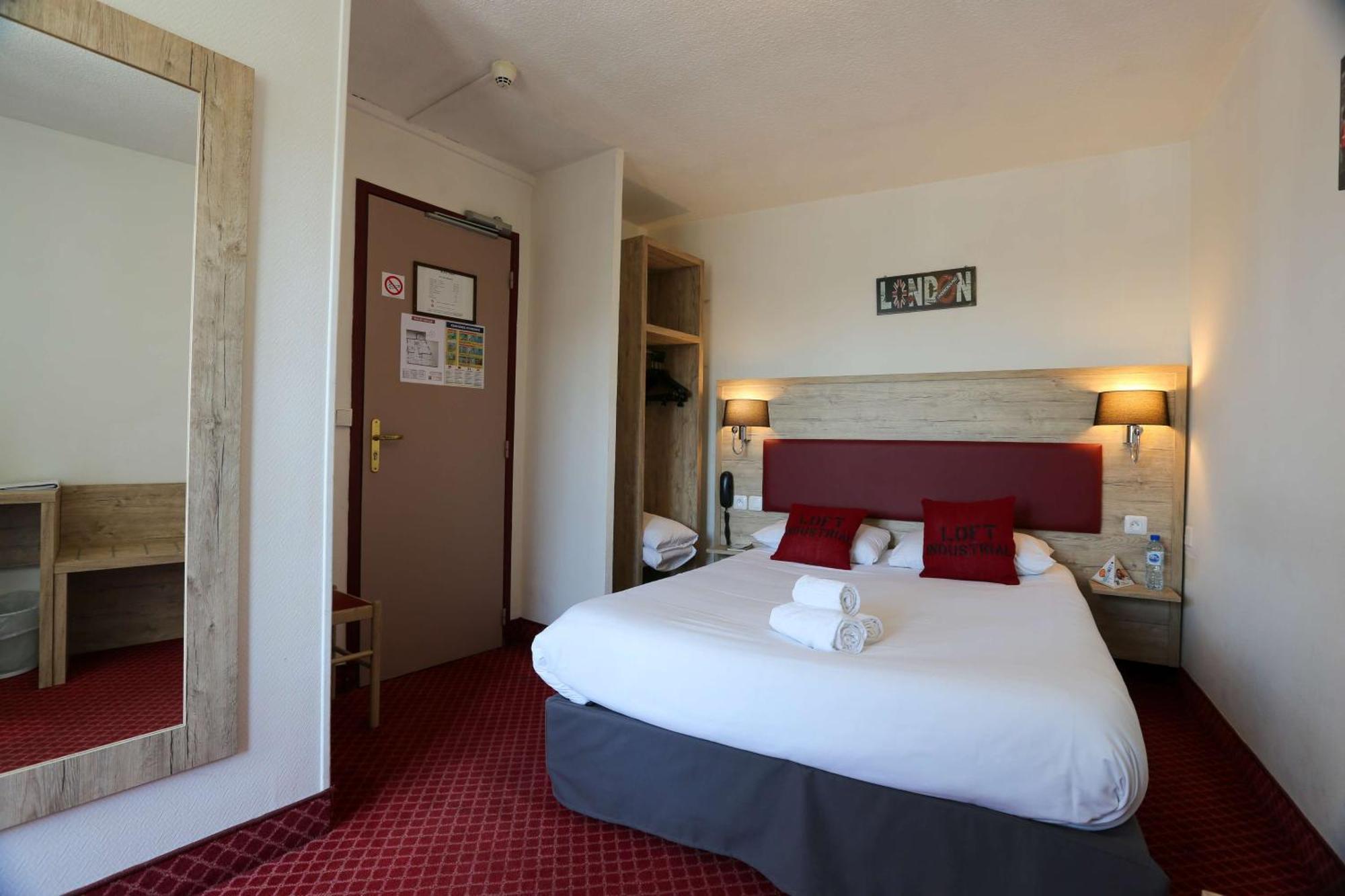 Brit Hotel Bleu Nuit แซ็งต์ ภายนอก รูปภาพ