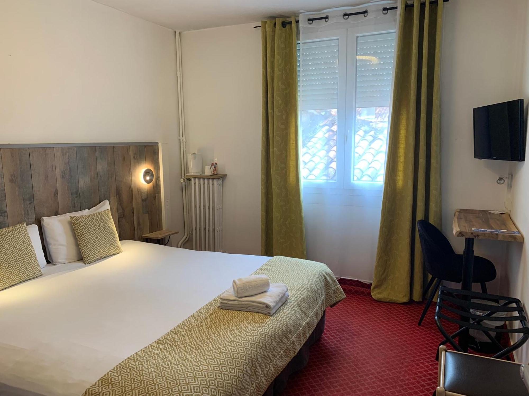 Brit Hotel Bleu Nuit แซ็งต์ ภายนอก รูปภาพ