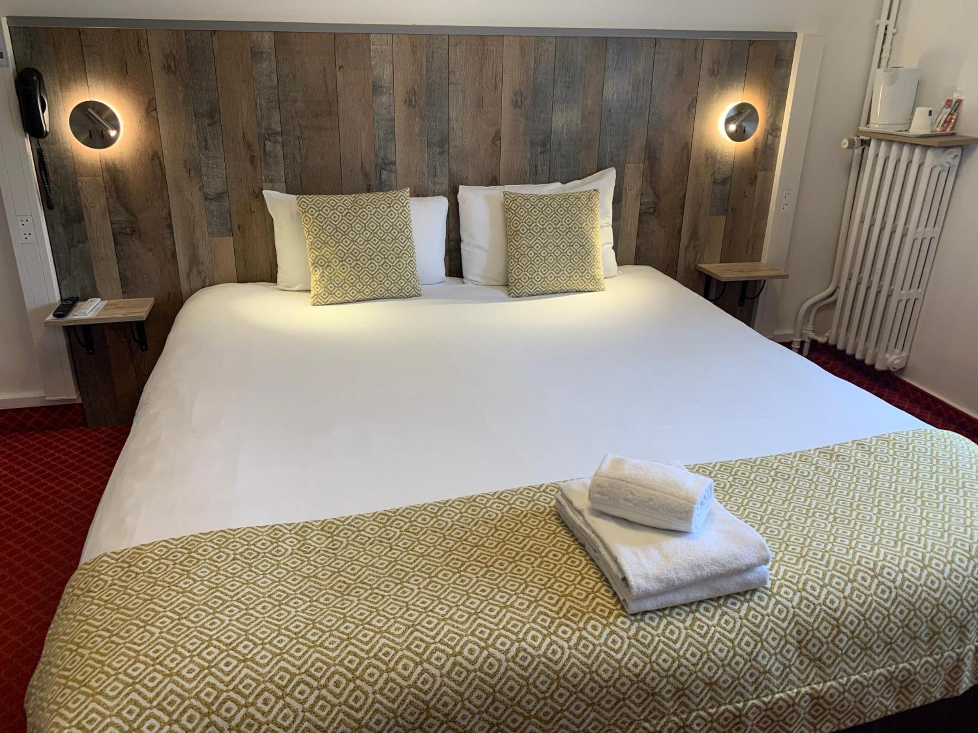 Brit Hotel Bleu Nuit แซ็งต์ ภายนอก รูปภาพ