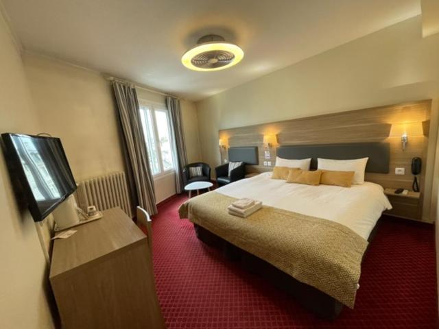 Brit Hotel Bleu Nuit แซ็งต์ ภายนอก รูปภาพ