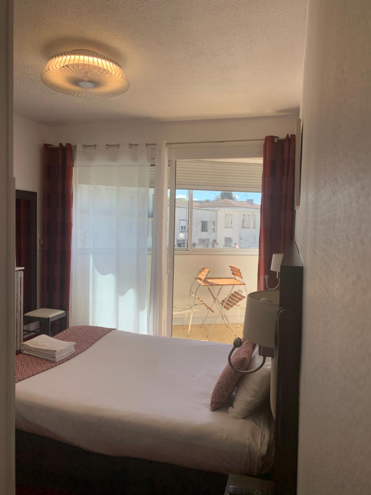 Brit Hotel Bleu Nuit แซ็งต์ ภายนอก รูปภาพ