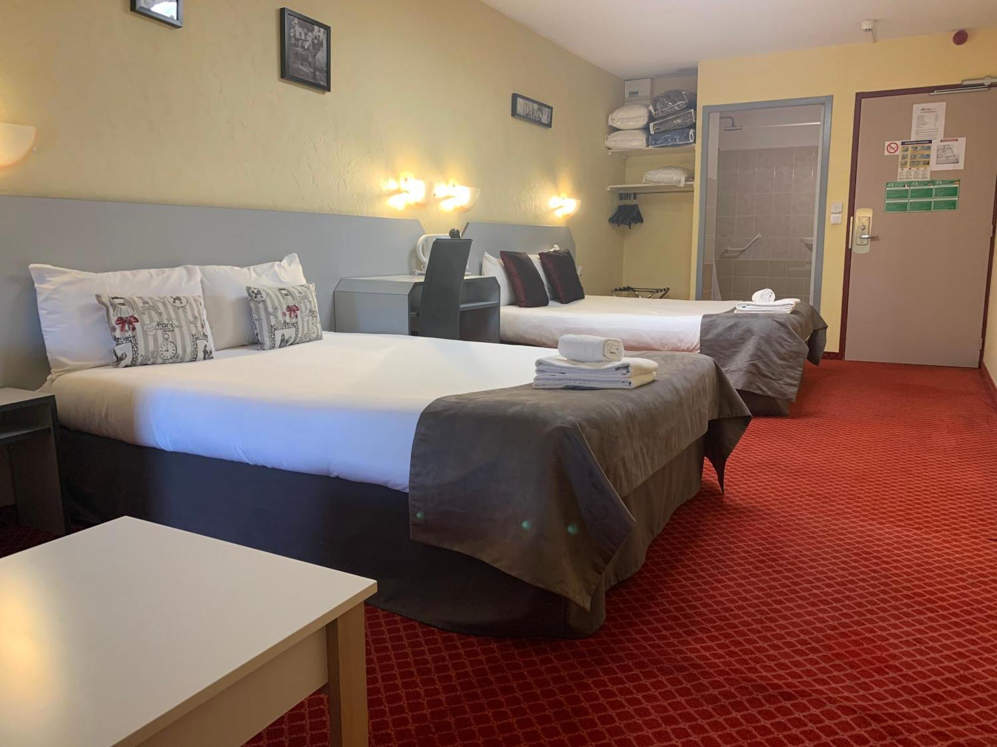 Brit Hotel Bleu Nuit แซ็งต์ ภายนอก รูปภาพ